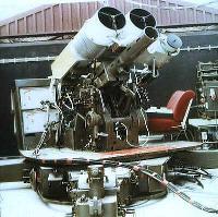 Bild zeigt die erste Generation von SRS-Systemen (Teleskop auf Flugabwehrlafette)