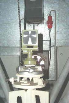 Bild zeigt einen Referenzpunkt im Radioteleskop Bild zeigt einen Referenzpunkt im Radioteleskop