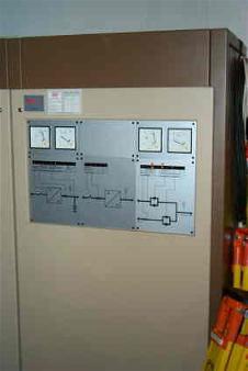 Bild zeigt die Unterbrechungsfreie Stromversorgung (USV) des Radioteleskops Bild zeigt die Unterbrechungsfreie Stromversorgung (USV) des Radioteleskops