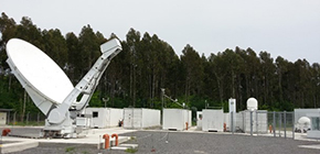 verweist auf: AGGO - Das Argentinisch-Deutsche Geodätische Observatorium Bild zeigt das Radioteleskop AGGO (verweist auf: AGGO - Das Argentinisch-Deutsche Geodätische Observatorium)