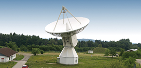 Bild zeigt das Radioteleskop Wettzell (RTW) (verweist auf: Radioteleskop Wettzell)