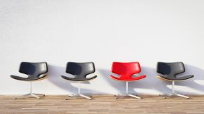 verweist auf: Stellenangebote Bild zeigt eine Reihe Stühle (verweist auf: Stellenangebote)